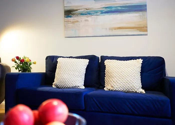 Charming 4-Bed Townhouse On South Cliff