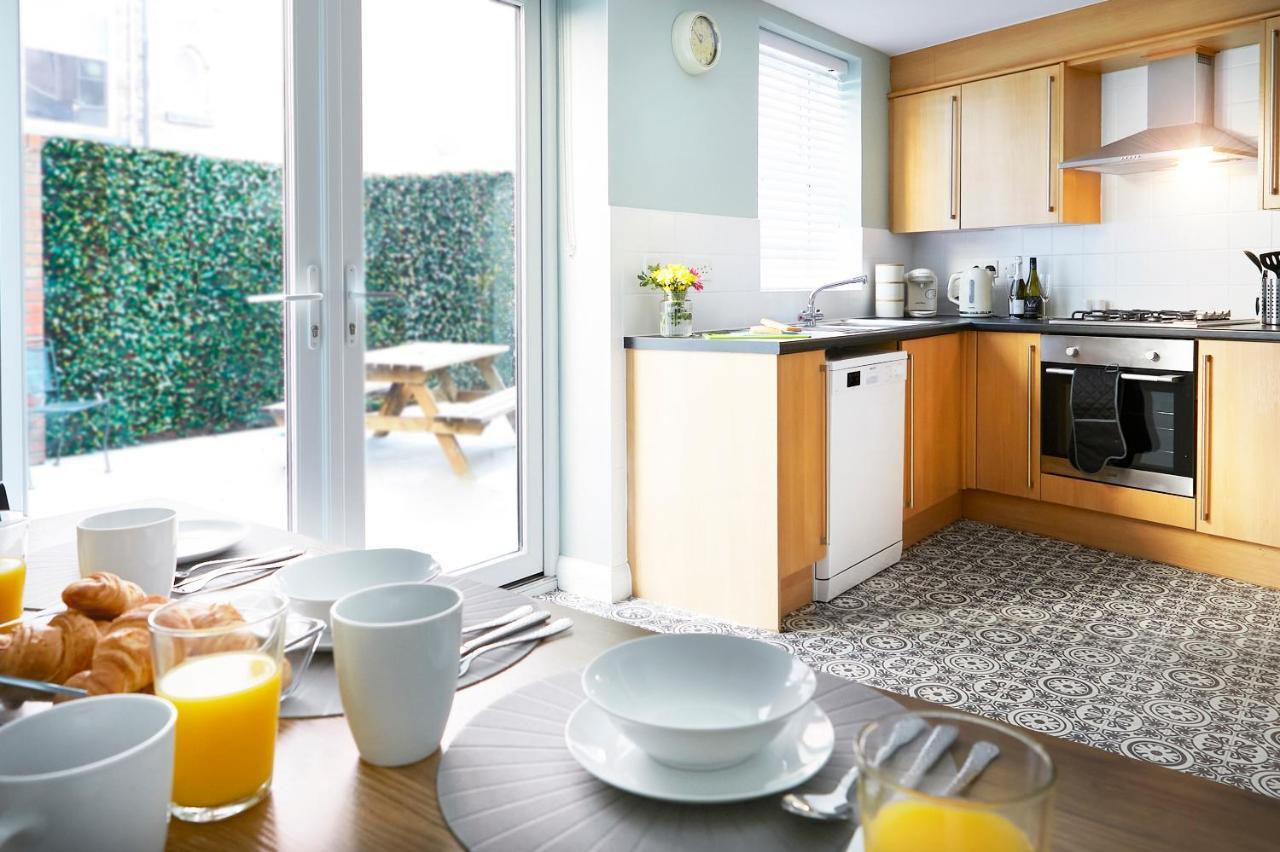 Charming 4-bed Townhouse On South Cliff Holiday home Scarborough