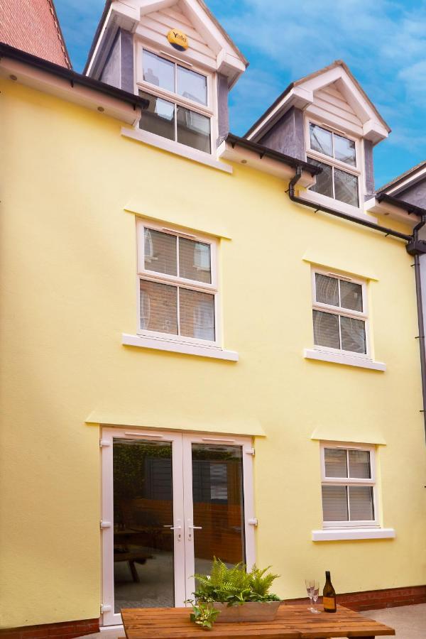 Charming 4-bed Townhouse On South Cliff *